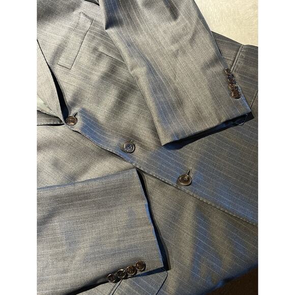 Hickey Freeman 44R 38x27 Gray with Ice Blue Multi-Stripe Quality Suit 3/2 Roll - Picture 6 of 16